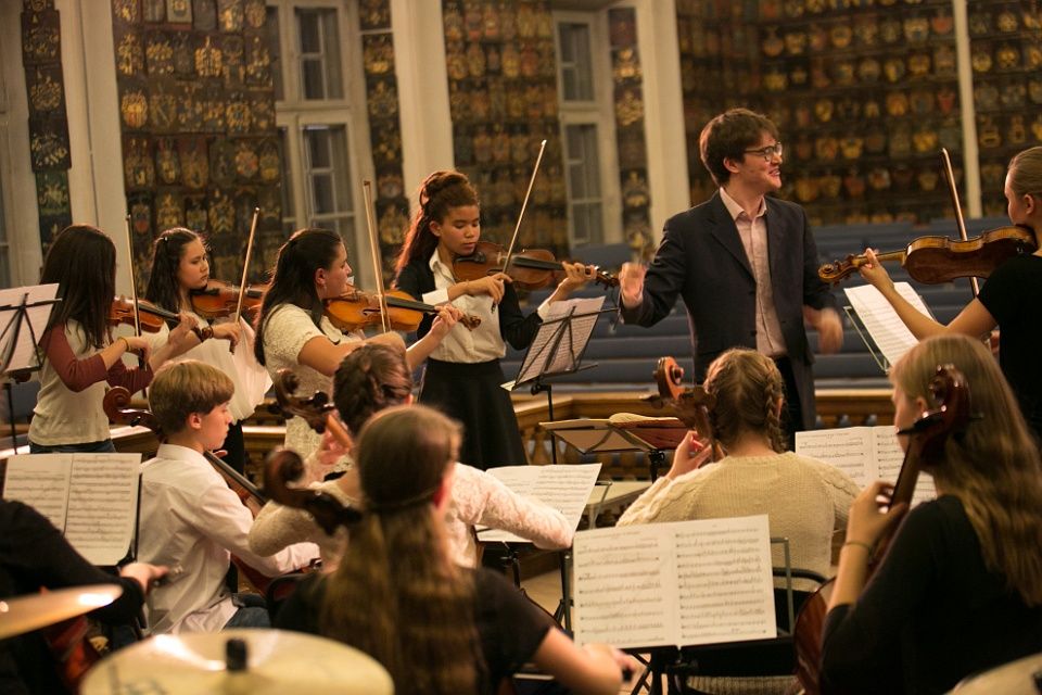Berlin Konzerthaus | New generation Symphony Orchestra