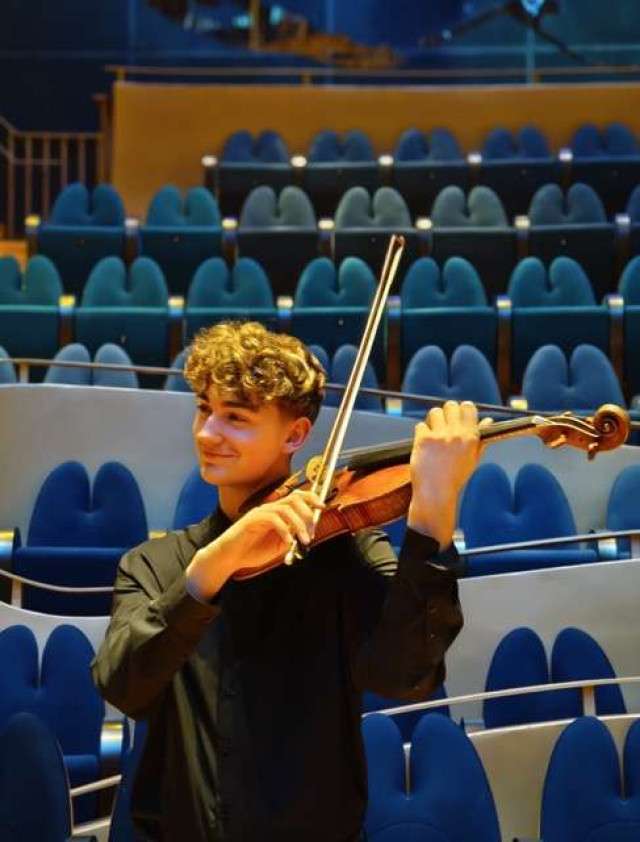 Angelo Fonseca Holm portrait image